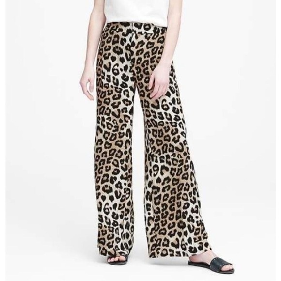 Banana Republic Pants - NWT Banana Republic Leopard print Pants